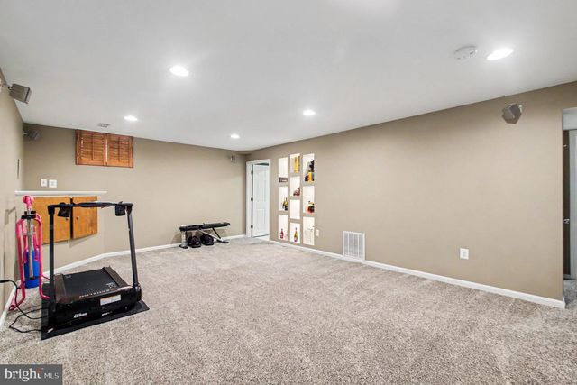 8019 OAK BRIDGE LN, Fairfax Station, VA 22039
