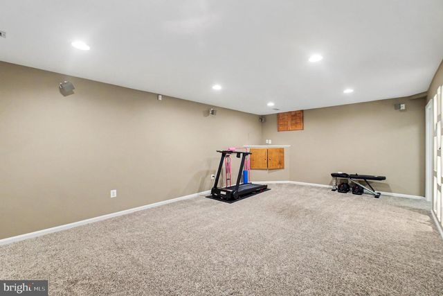 8019 OAK BRIDGE LN, Fairfax Station, VA 22039