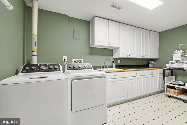 8019 OAK BRIDGE LN, Fairfax Station, VA 22039