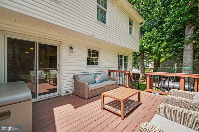 8019 OAK BRIDGE LN, Fairfax Station, VA 22039