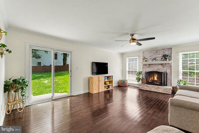 8019 OAK BRIDGE LN, Fairfax Station, VA 22039