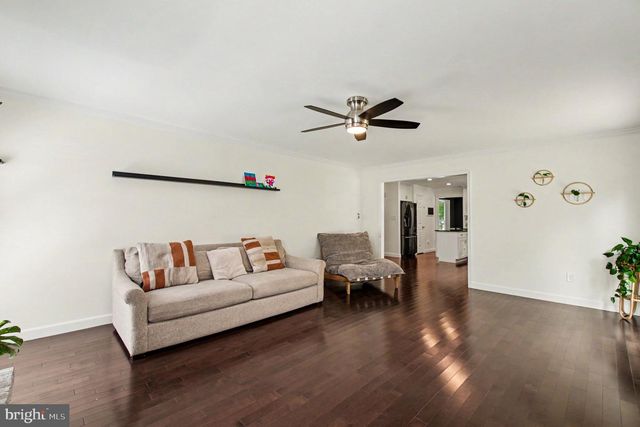 8019 OAK BRIDGE LN, Fairfax Station, VA 22039
