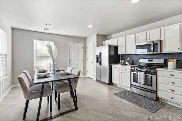 6640 E 129th Street S, Bixby, OK 74008