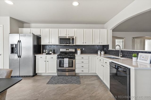 6640 E 129th Street S, Bixby, OK 74008