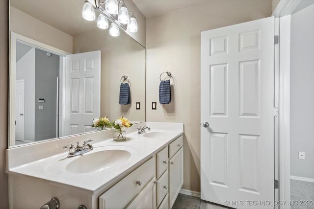 6640 E 129th Street S, Bixby, OK 74008