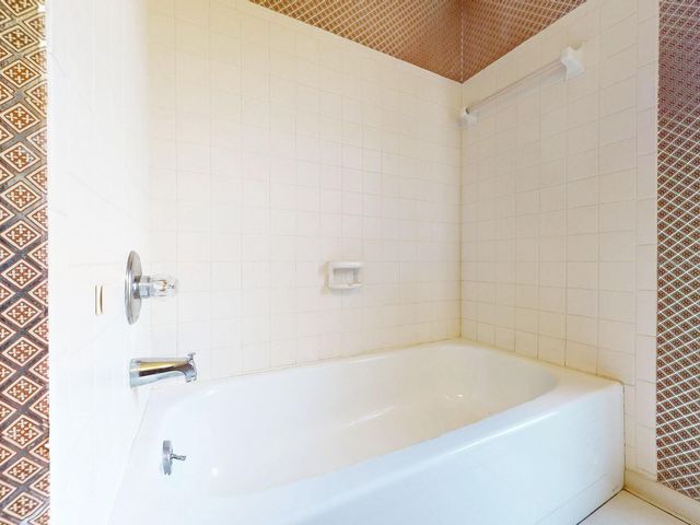 7113 LAUDER PLACE, Tampa, FL 33617