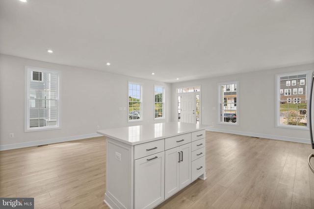 1013 CAPTAIN RICHARDS CT, Marshall, VA 20115