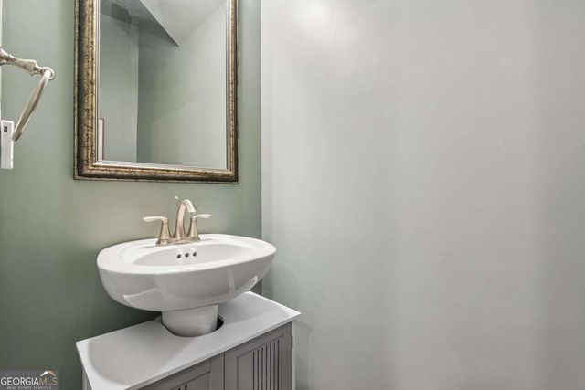 1426 Lanier Vista Drive, Buford, GA 30518