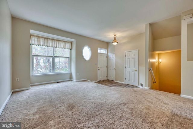10314 BUTTERNUT CIR, Manassas, VA 20110