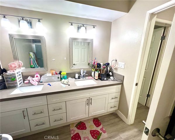 15712 Pasadena 8, Tustin, CA 92780