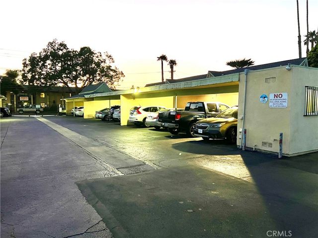 15712 Pasadena 8, Tustin, CA 92780