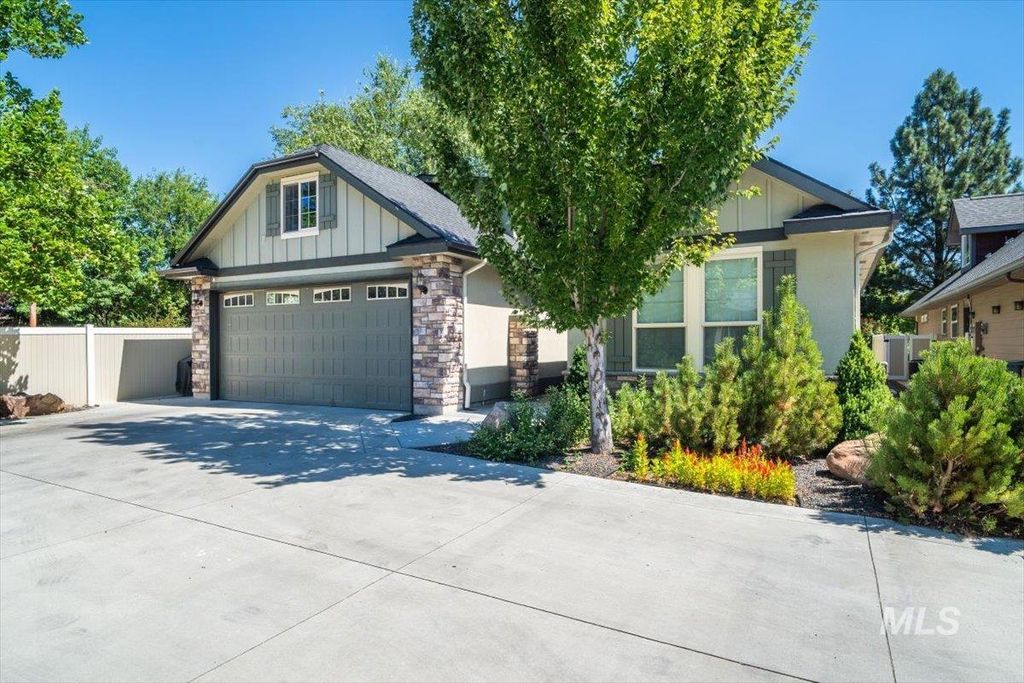 3308 N Acre Ln, Boise, ID 83704