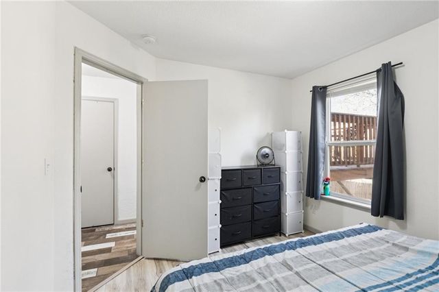 121 Silver Leaf Lane, Baldwin City, KS 66006