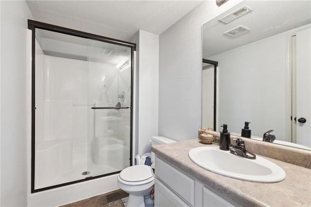 121 Silver Leaf Lane, Baldwin City, KS 66006