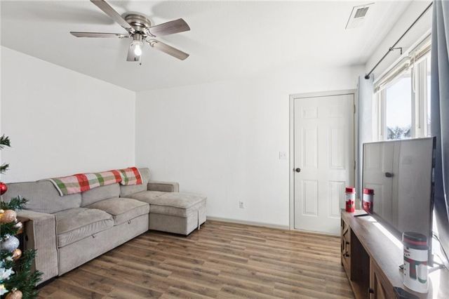 121 Silver Leaf Lane, Baldwin City, KS 66006