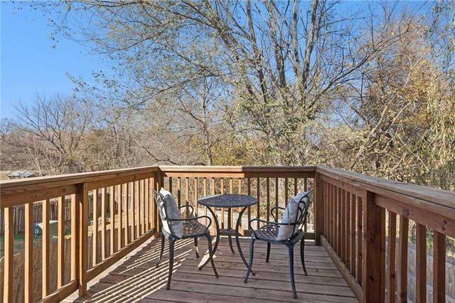 121 Silver Leaf Lane, Baldwin City, KS 66006