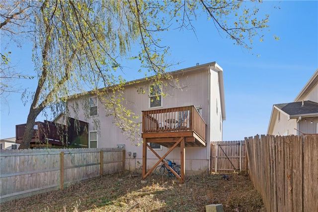 121 Silver Leaf Lane, Baldwin City, KS 66006