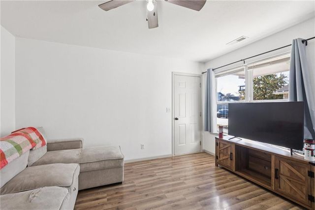 121 Silver Leaf Lane, Baldwin City, KS 66006