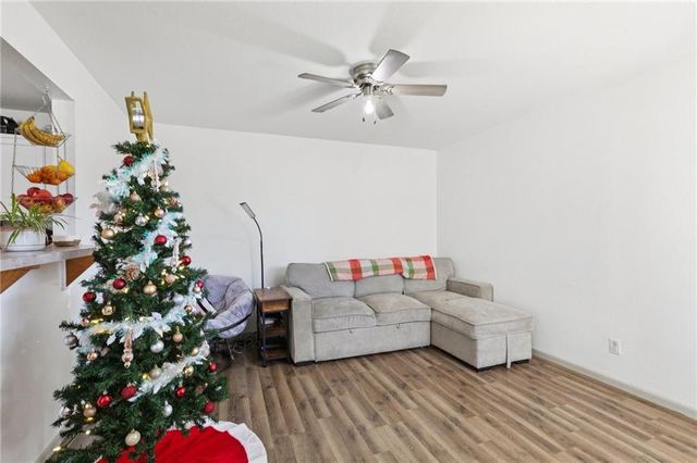 121 Silver Leaf Lane, Baldwin City, KS 66006