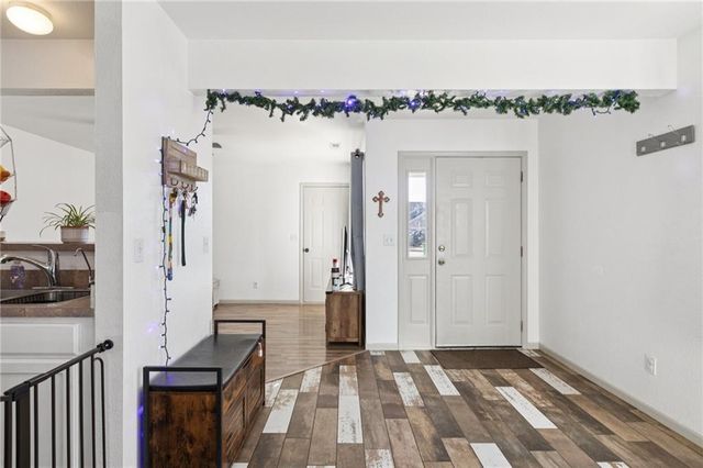 121 Silver Leaf Lane, Baldwin City, KS 66006