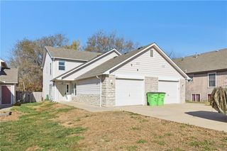 121 Silver Leaf Lane, Baldwin City, KS 66006