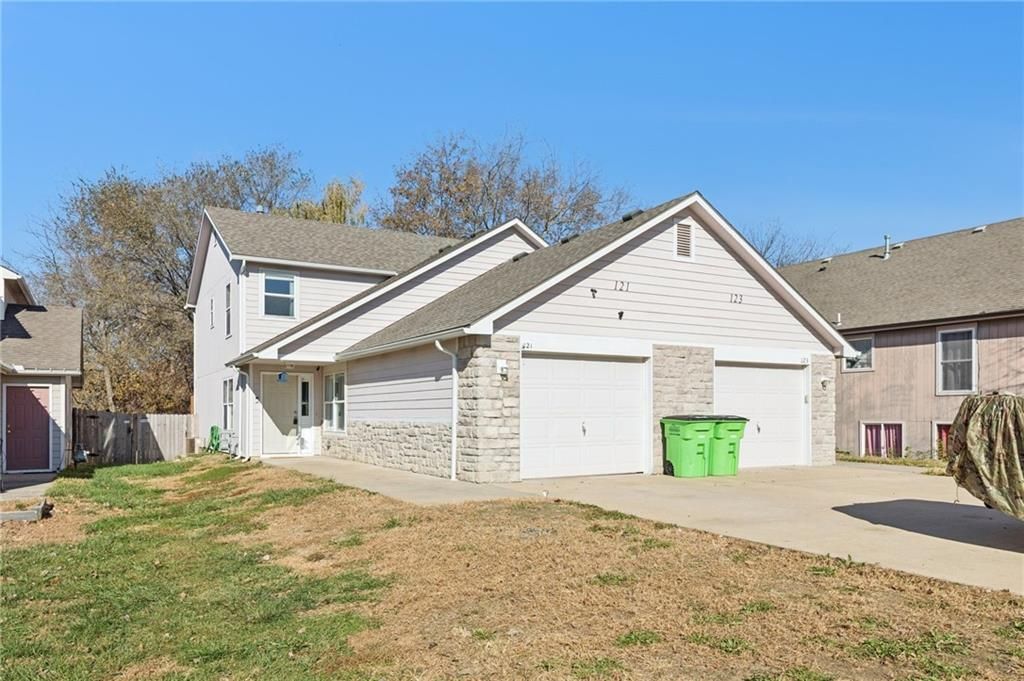 121 Silver Leaf Lane, Baldwin City, KS 66006