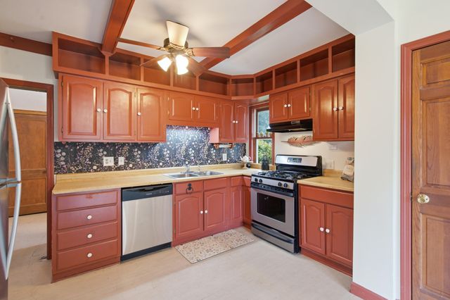 406 N Gremps Street, Paw Paw Vllg, MI 49079