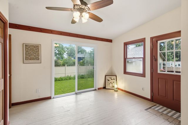406 N Gremps Street, Paw Paw Vllg, MI 49079