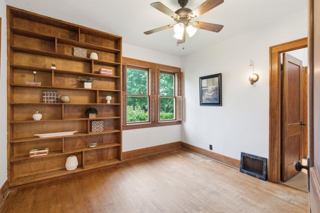 406 N Gremps Street, Paw Paw Vllg, MI 49079