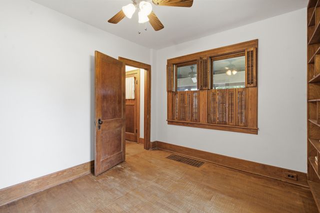 406 N Gremps Street, Paw Paw Vllg, MI 49079
