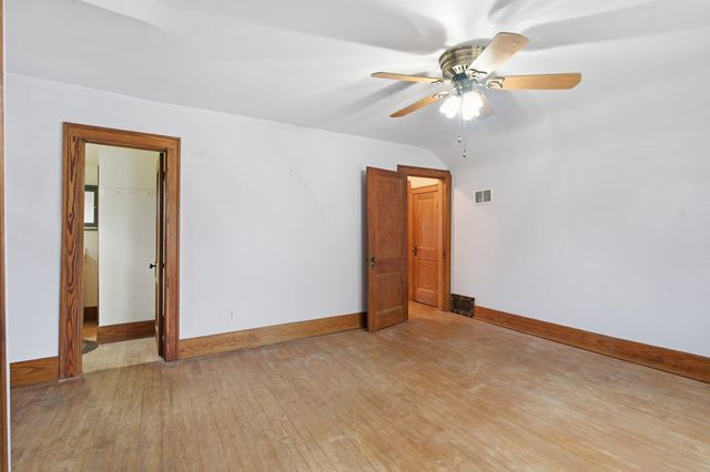 406 N Gremps Street, Paw Paw Vllg, MI 49079