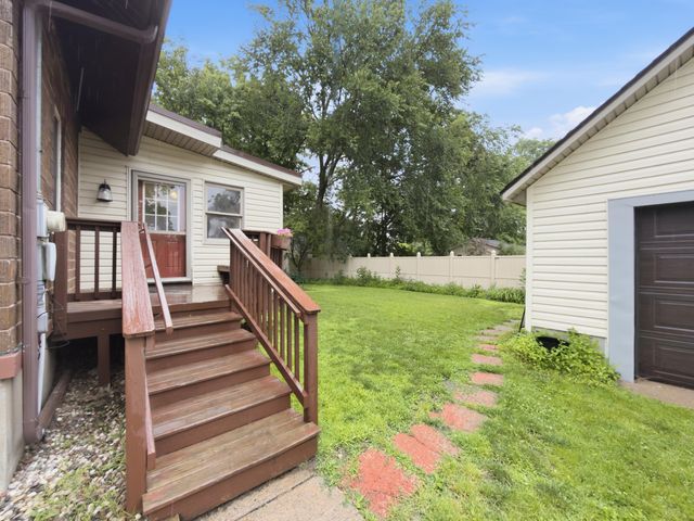 406 N Gremps Street, Paw Paw Vllg, MI 49079