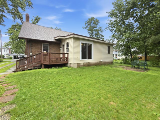 406 N Gremps Street, Paw Paw Vllg, MI 49079