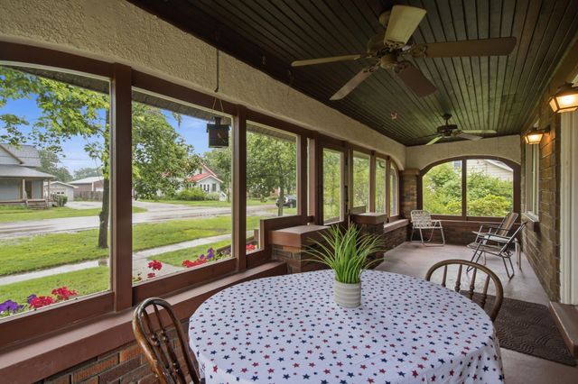 406 N Gremps Street, Paw Paw Vllg, MI 49079