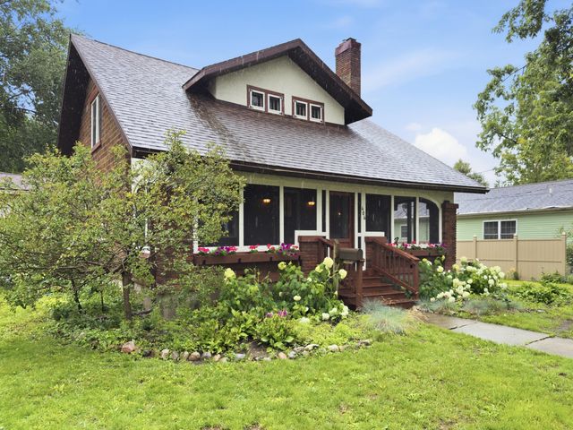 406 N Gremps Street, Paw Paw Vllg, MI 49079