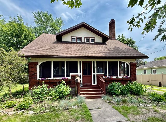 406 N Gremps Street, Paw Paw Vllg, MI 49079
