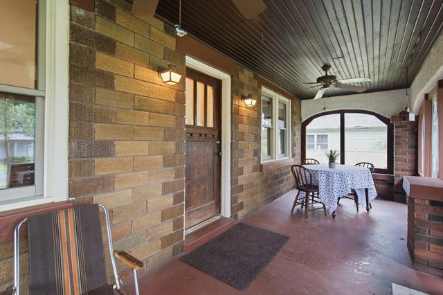 406 N Gremps Street, Paw Paw Vllg, MI 49079