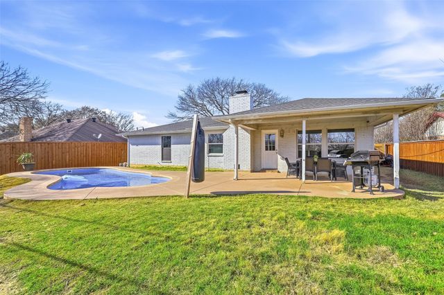 629 Owens Drive, Crowley, TX 76036