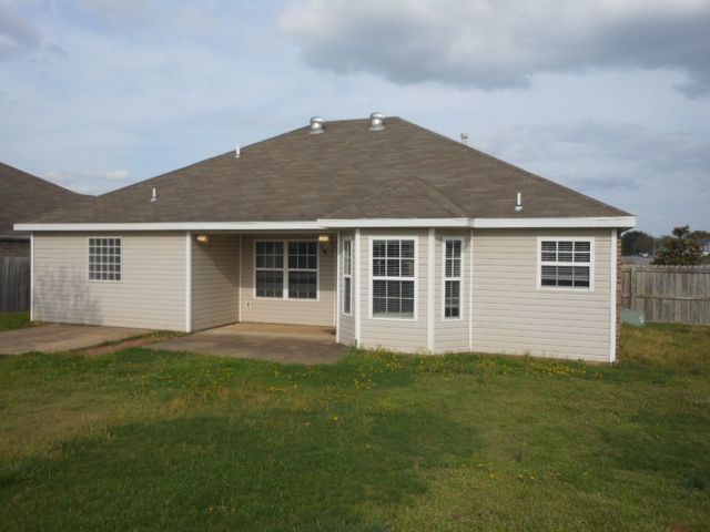 910 SW Cheyenne Drive, Bentonville, AR 72712