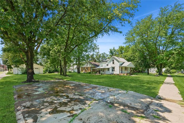 217 N 6th Street, Adel, IA 50003
