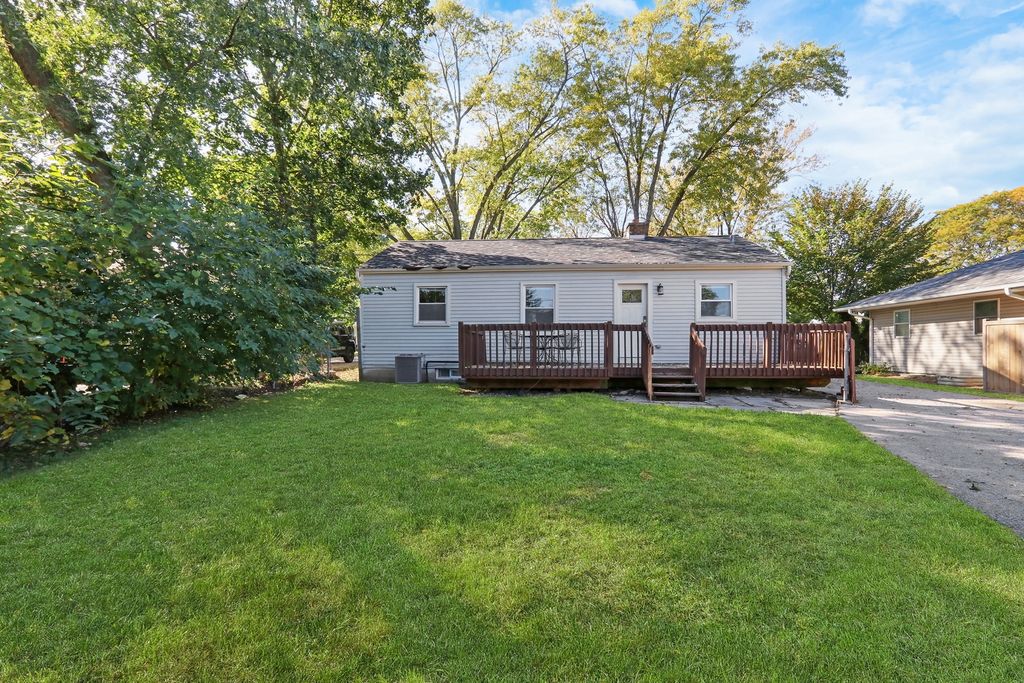 133 S Lincoln Avenue, Mundelein, IL 60060 — photo 2