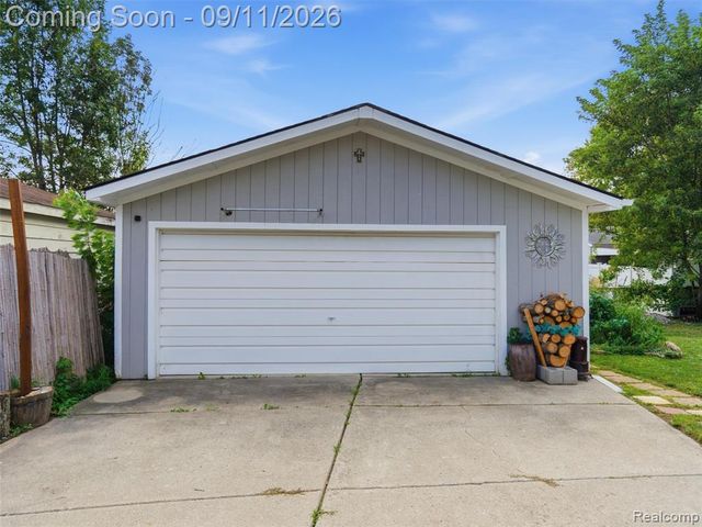 39255 Avondale Street, Westland, MI 48186