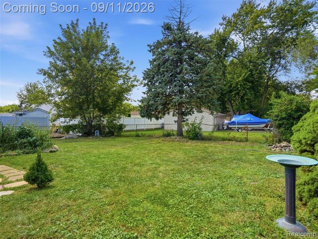 39255 Avondale Street, Westland, MI 48186