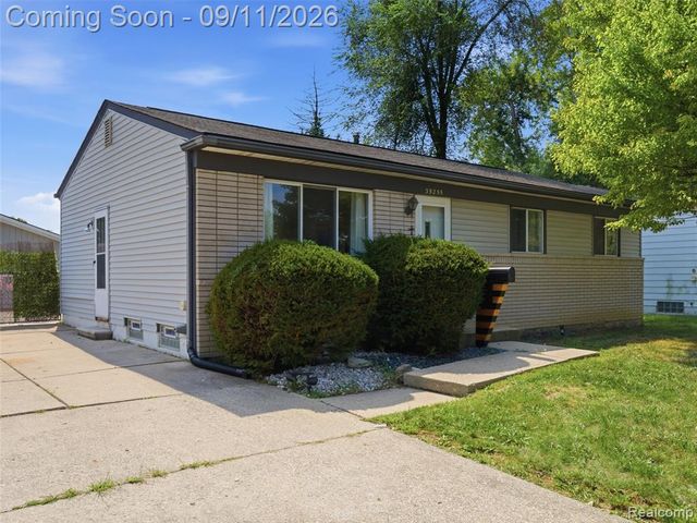 39255 Avondale Street, Westland, MI 48186