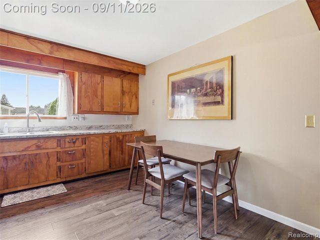 39255 Avondale Street, Westland, MI 48186