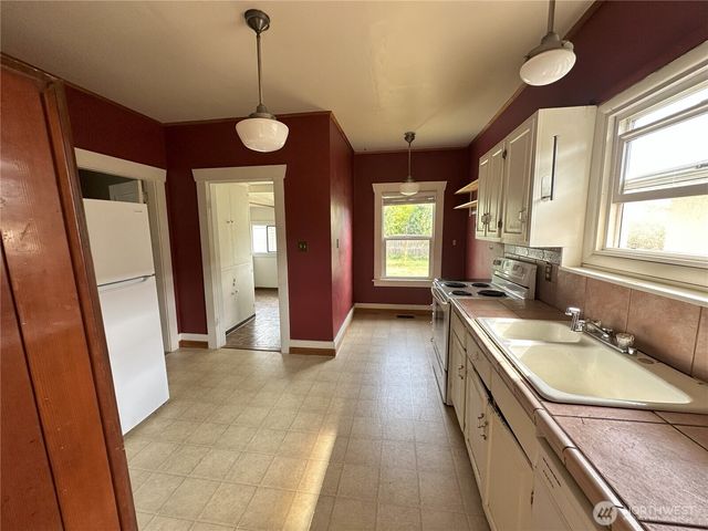 2306 C Street, Bellingham, WA 98225