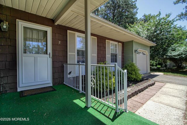 2 Darien Court, Whiting, NJ 08759