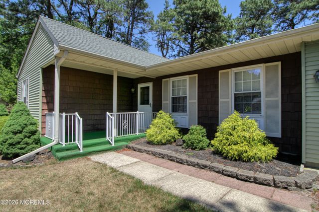 2 Darien Court, Whiting, NJ 08759