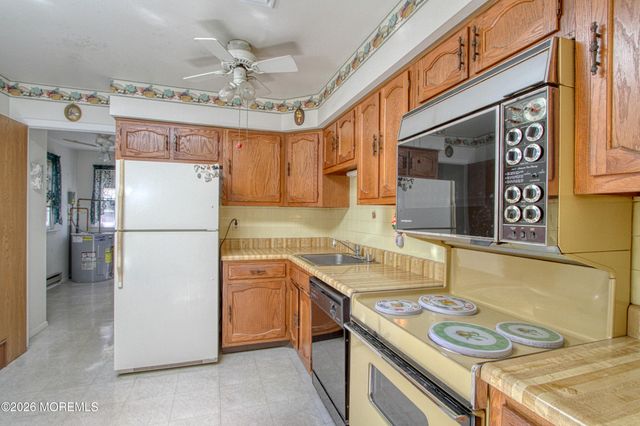 2 Darien Court, Whiting, NJ 08759