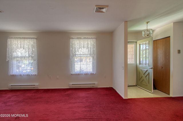 2 Darien Court, Whiting, NJ 08759